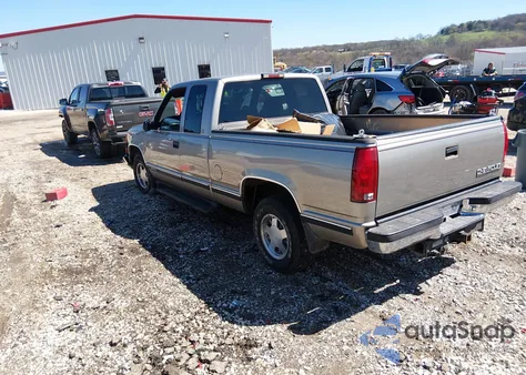1998 Chevrolet C1500 Fleetside z USA, uszkodzony, nr VIN 2GCEC19R7W1206871
